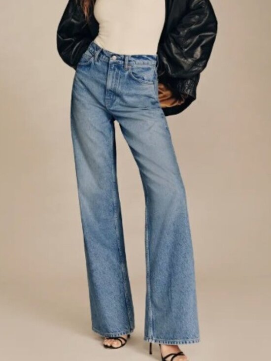 Reformation Denim - Reformation Carey Slouchy High Rise Wide Leg Jeans. in Colorado. SIze 29 Raw Hem